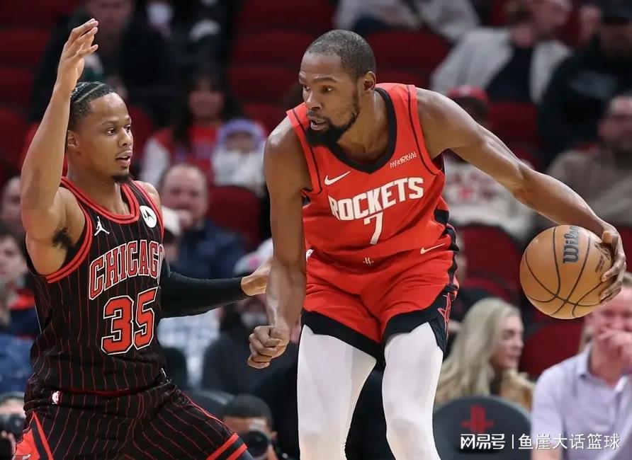 皇冠体育官方入口-火箭赢球仍存隐患，杜兰特无可挑剔！阿门两点该夸，申京做好一事