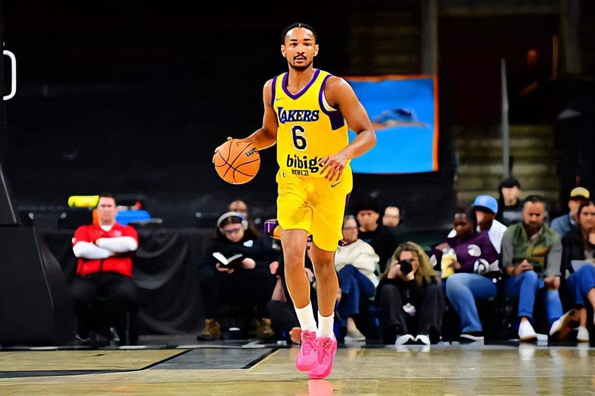 皇冠体育登录入口-湖人用十日短合同签下二队超级得分手，他会给球队带来希望吗？