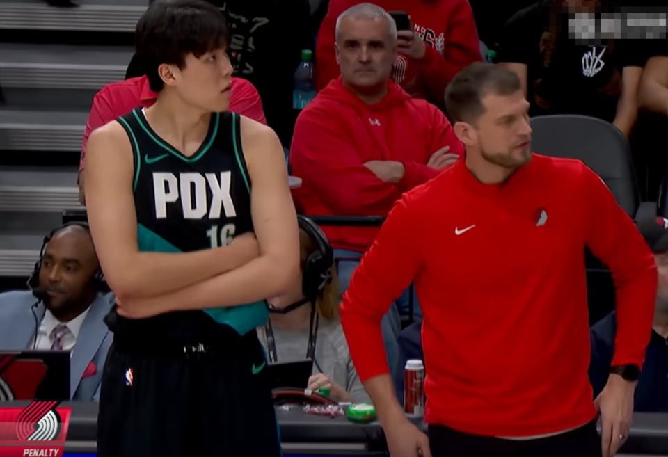 杨瀚森刚好起来，斯普利特却惹争议！宣布遗憾决定，小杨出头太难